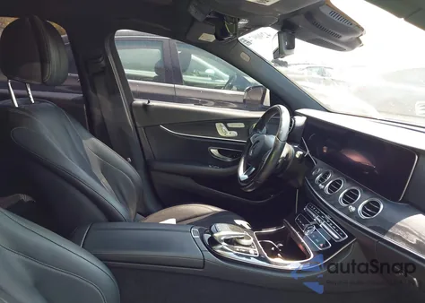 2017 Mercedes-Benz E 300 z USA, uszkodzony, nr VIN WDDZF4JB6HA085600